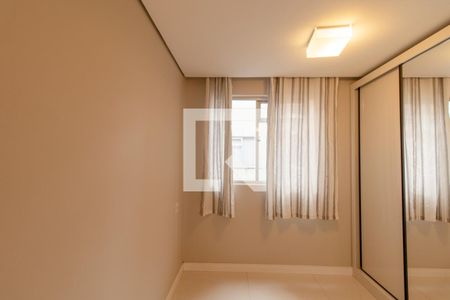 Quarto 2 de apartamento para alugar com 2 quartos, 50m² em Água Verde, Curitiba