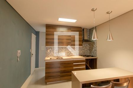 Cozinha de apartamento para alugar com 2 quartos, 50m² em Água Verde, Curitiba