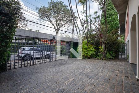 Quintal de casa à venda com 4 quartos, 380m² em Alto de Pinheiros, São Paulo