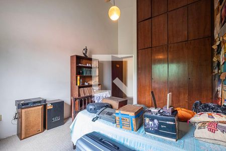 Quarto  de casa à venda com 4 quartos, 380m² em Alto de Pinheiros, São Paulo