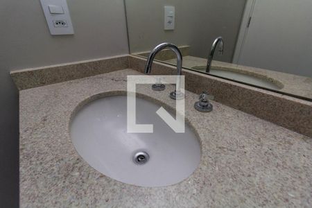 Banheiro de kitnet/studio para alugar com 1 quarto, 26m² em Vila Aricanduva, São Paulo
