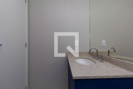 Banheiro de kitnet/studio para alugar com 1 quarto, 26m² em Vila Aricanduva, São Paulo