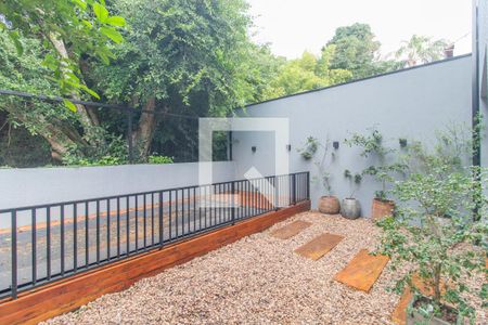 Quintal de casa de condomínio à venda com 3 quartos, 300m² em Vila Nova, Porto Alegre