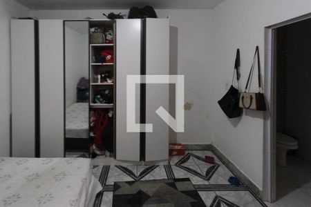 Quarto de casa à venda com 6 quartos, 215m² em Jardim Angela (zona Leste), São Paulo