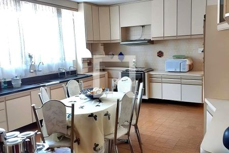 Casa à venda com 3 quartos, 225m² em Belenzinho, São Paulo