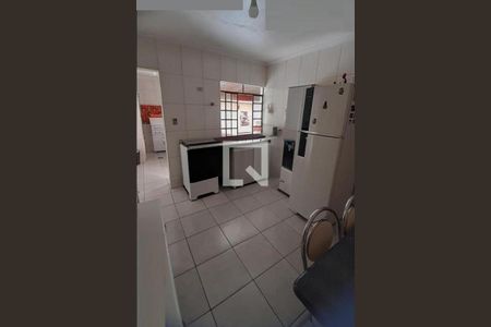 Casa à venda com 2 quartos, 164m² em Vila Guilhermina, São Paulo