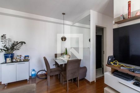 Sala de apartamento à venda com 3 quartos, 56m² em Jardim Cocaia, Guarulhos