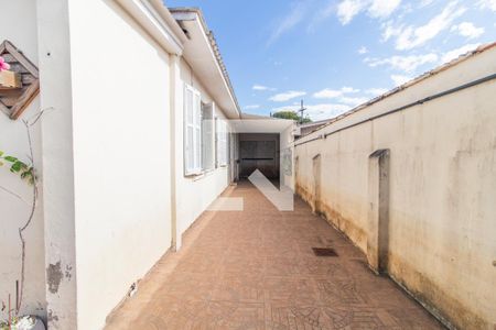 Quintal de casa à venda com 3 quartos, 210m² em Guarujá, Porto Alegre