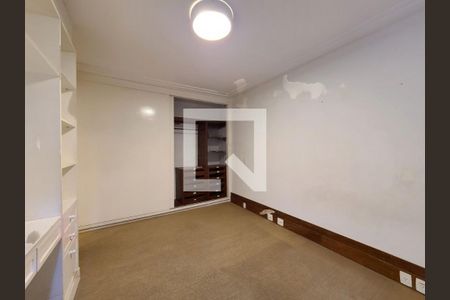 Casa à venda com 4 quartos, 500m² em Jardim Guedala, São Paulo