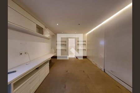 Casa à venda com 4 quartos, 500m² em Jardim Guedala, São Paulo