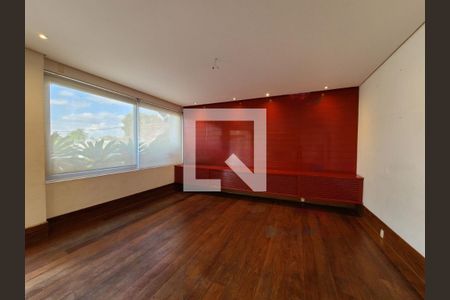 Casa à venda com 4 quartos, 500m² em Jardim Guedala, São Paulo