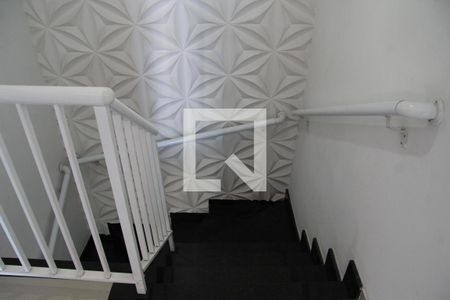 Escada de casa à venda com 3 quartos, 241m² em Jardim Luciara, Guarulhos