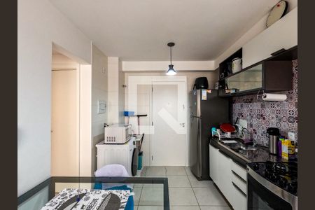 Cozinha de apartamento para alugar com 2 quartos, 33m² em Piqueri, São Paulo