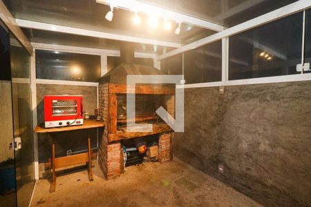 Varanda de casa à venda com 4 quartos, 200m² em Hípica, Porto Alegre