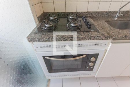 Cozinha de apartamento à venda com 2 quartos, 50m² em Jardim Ipaussurama, Campinas