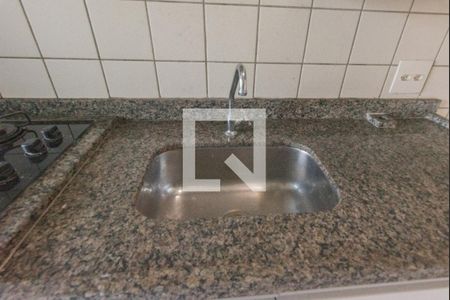Cozinha de apartamento à venda com 2 quartos, 50m² em Jardim Ipaussurama, Campinas