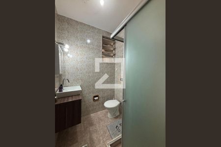 Banheiro social de apartamento para alugar com 1 quarto, 45m² em Copacabana, Rio de Janeiro