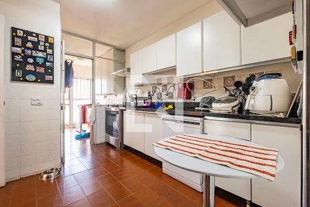 Cozinha de apartamento à venda com 3 quartos, 306m² em Sumaré, São Paulo