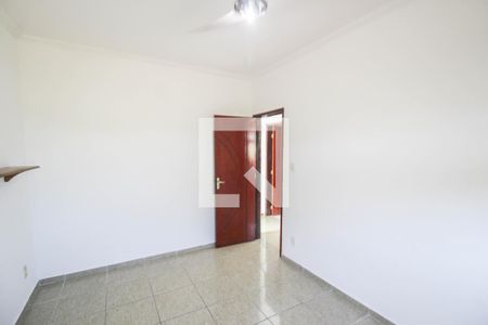 Quarto 1 de casa para alugar com 3 quartos, 330m² em Vila Avelina, Nova Iguaçu