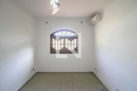 Quarto 1 de casa para alugar com 3 quartos, 330m² em Vila Avelina, Nova Iguaçu