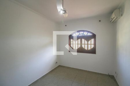 Quarto 1 de casa para alugar com 3 quartos, 330m² em Vila Avelina, Nova Iguaçu