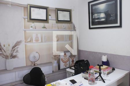 Casa à venda com 315m², 4 quartos e 6 vagasEdícula