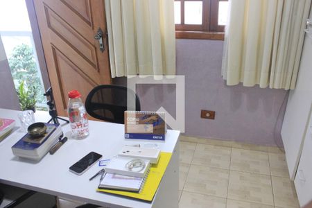 Casa à venda com 315m², 4 quartos e 6 vagasEdícula