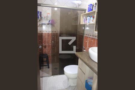 Casa à venda com 315m², 4 quartos e 6 vagasBanheiro da Suíte 1