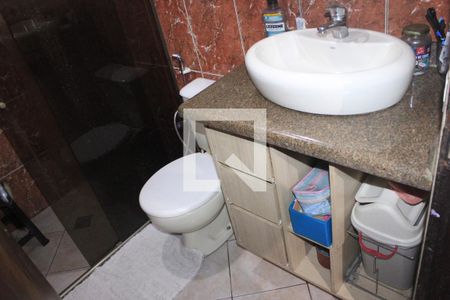 Casa à venda com 315m², 4 quartos e 6 vagasBanheiro da Suíte 1