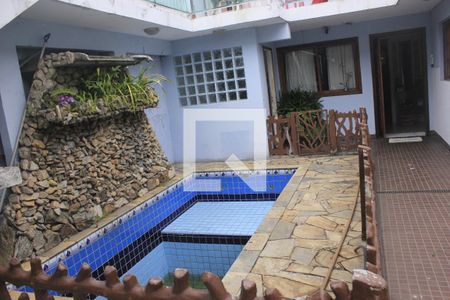 Casa à venda com 315m², 4 quartos e 6 vagasQuintal com piscina