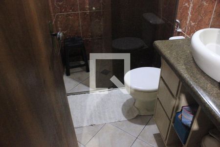 Casa à venda com 315m², 4 quartos e 6 vagasBanheiro da Suíte 1