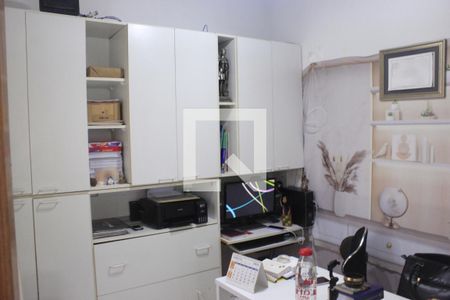 Casa à venda com 315m², 4 quartos e 6 vagasEdícula
