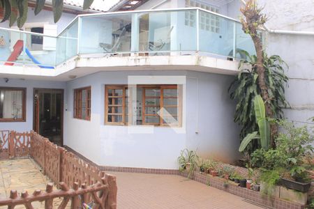 Casa à venda com 315m², 4 quartos e 6 vagasQuintal com piscina