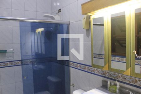 Casa à venda com 315m², 4 quartos e 6 vagasBanheiro da Suíte 2