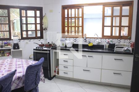 Casa à venda com 315m², 4 quartos e 6 vagasCozinha