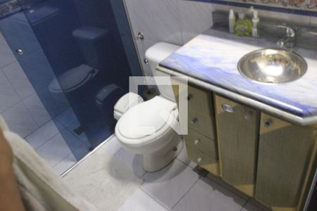 Casa à venda com 315m², 4 quartos e 6 vagasBanheiro da Suíte 2