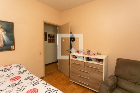 Quarto 2 de casa à venda com 3 quartos, 200m² em Vila Ipiranga, Porto Alegre