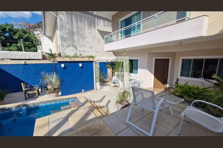 Piscina de casa de condomínio à venda com 4 quartos, 175m² em Vargem Pequena, Rio de Janeiro