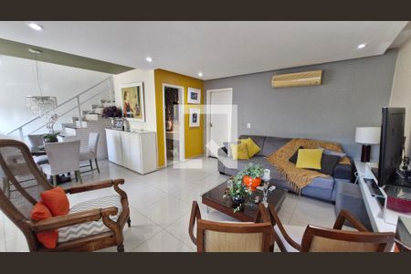 Sala de casa de condomínio à venda com 4 quartos, 200m² em Vargem Pequena, Rio de Janeiro