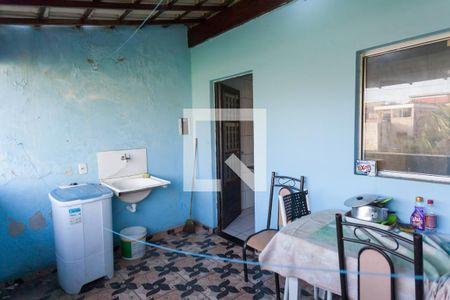 varanda  de casa à venda com 3 quartos, 360m² em Oitis, Contagem