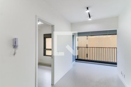 Sala de apartamento para alugar com 2 quartos, 43m² em Santo Amaro, São Paulo