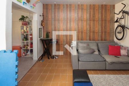Casa à venda com 4 quartos, 200m² em Cambuci, São Paulo