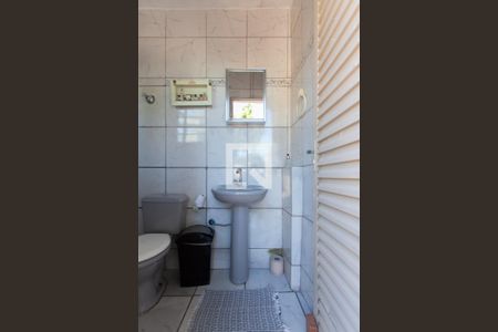 Banheiro de Serviço de casa à venda com 3 quartos, 185m² em São Bernardo, Belo Horizonte