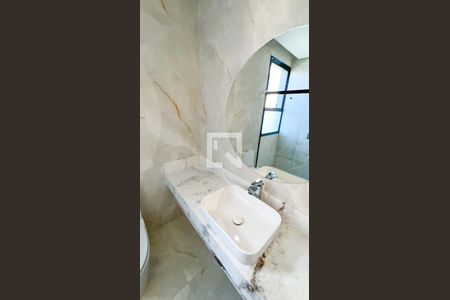 Banheiro Suíte 1  de casa de condomínio à venda com 4 quartos, 294m² em Alphaville Nova Lima, Nova Lima