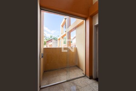 Varanda de casa à venda com 4 quartos, 700m² em Garças, Belo Horizonte