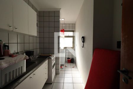 Cozinha de apartamento para alugar com 1 quarto, 38m² em J. Santana, Ribeirão Preto