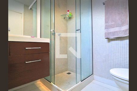 Banheiro da suíte 1 de apartamento à venda com 2 quartos, 96m² em Leblon, Rio de Janeiro