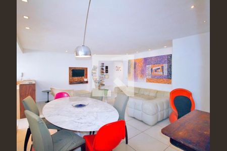 Sala  de apartamento à venda com 2 quartos, 96m² em Leblon, Rio de Janeiro