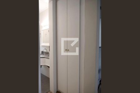 Armário corredor de apartamento à venda com 1 quarto, 40m² em Jardins, São Paulo