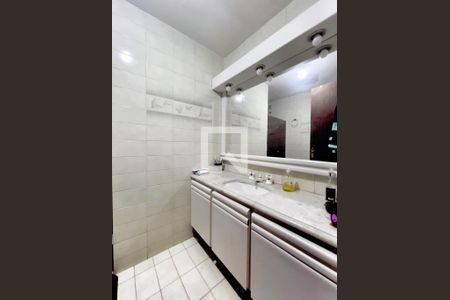 Banheiro de casa à venda com 4 quartos, 333m² em Havaí, Belo Horizonte